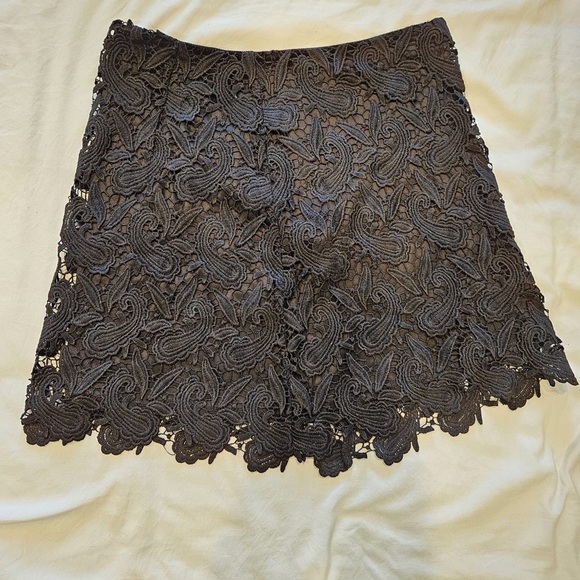 Express Lace Mini Skirt - Picture 1 of 2